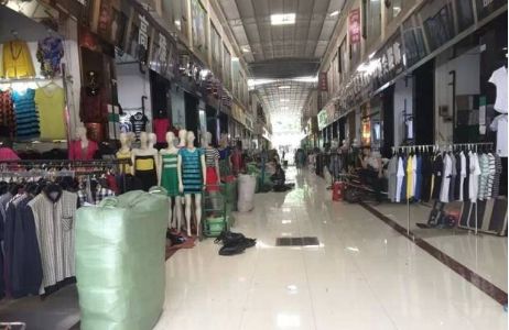 廣州尾貨市場大揭秘 服裝批發(fā)新機遇